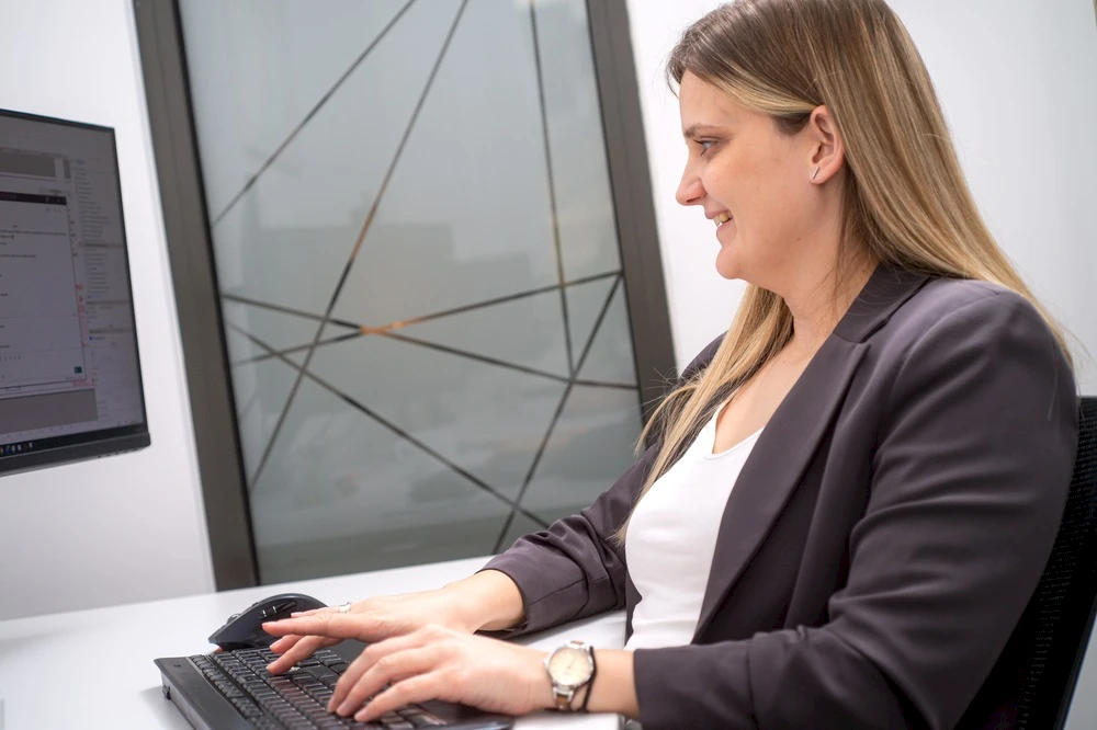 Remote versus detachering